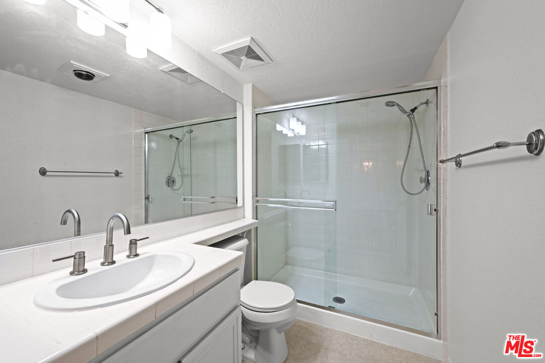 1418 Brett Pl Unit: 205