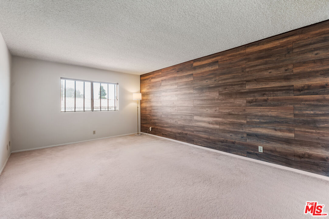 5950 Buckingham Pkwy Unit: 610