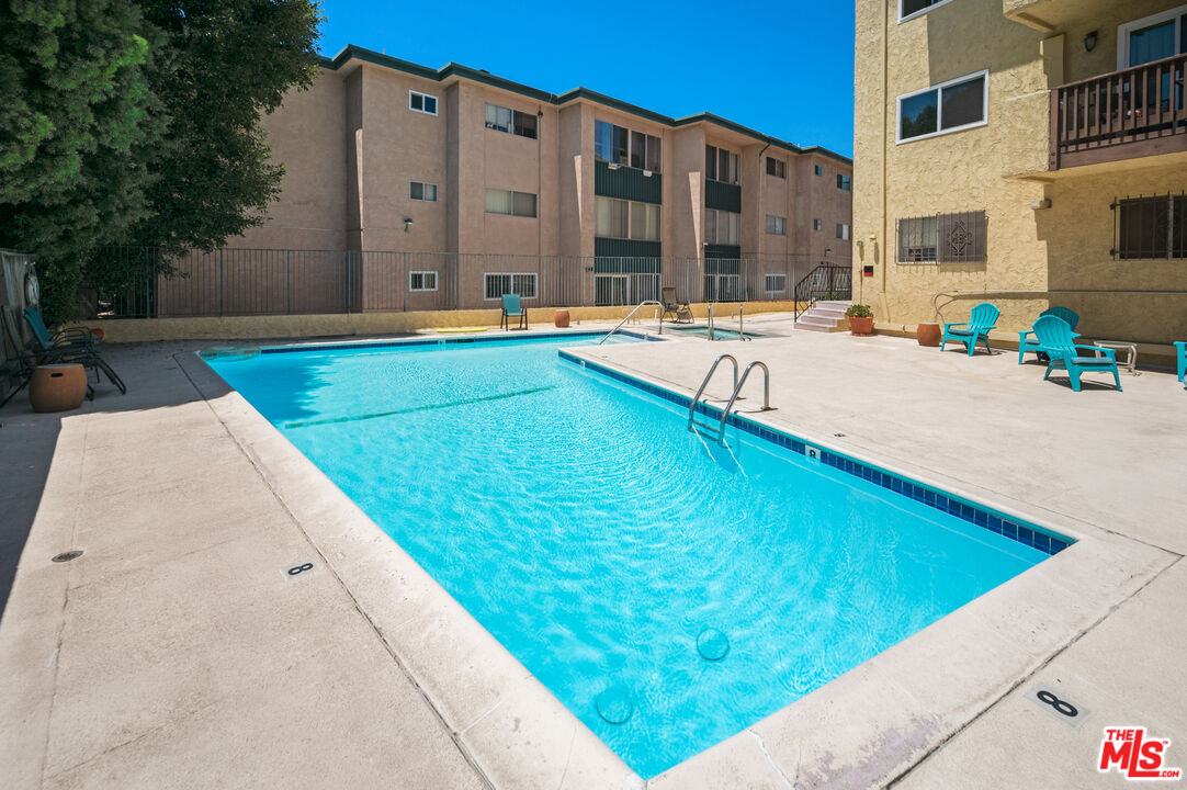 5950 Buckingham Pkwy Unit: 610