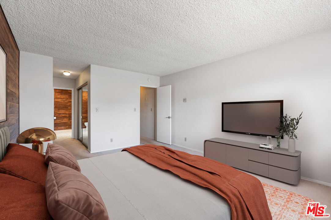 5950 Buckingham Pkwy Unit: 610