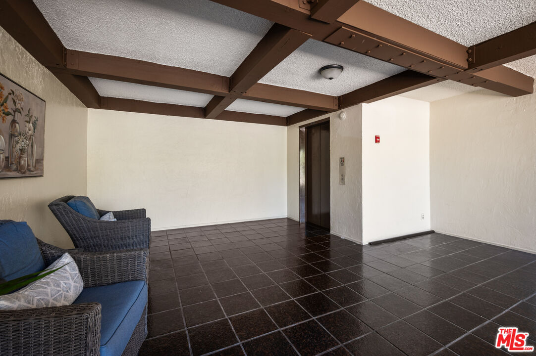 5950 Buckingham Pkwy Unit: 610