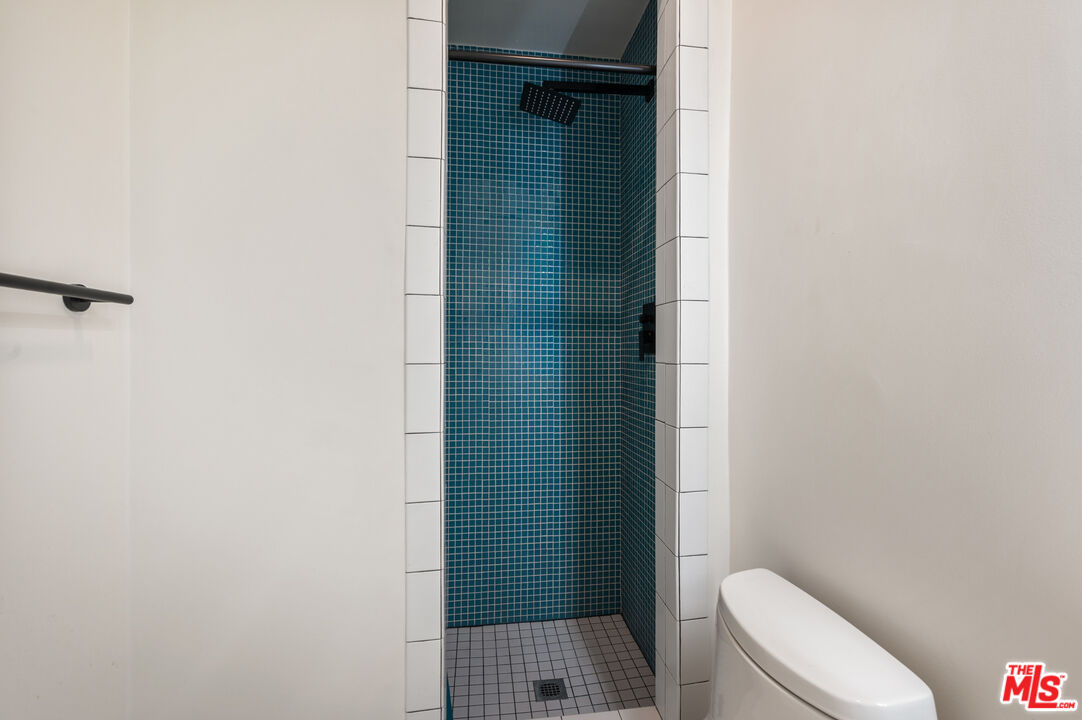 5950 Buckingham Pkwy Unit: 610