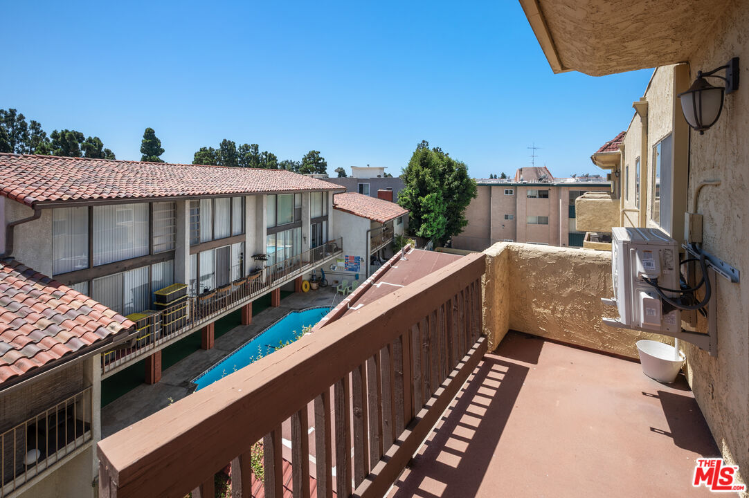 5950 Buckingham Pkwy Unit: 610