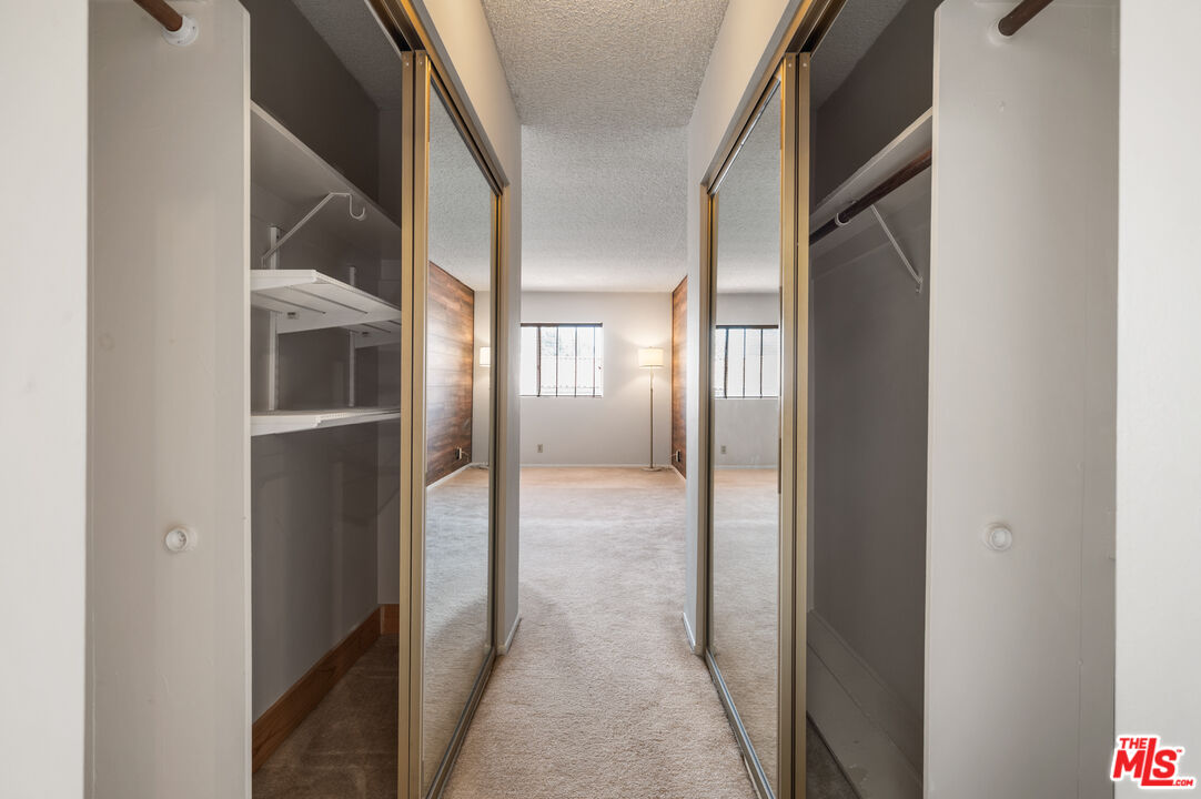 5950 Buckingham Pkwy Unit: 610