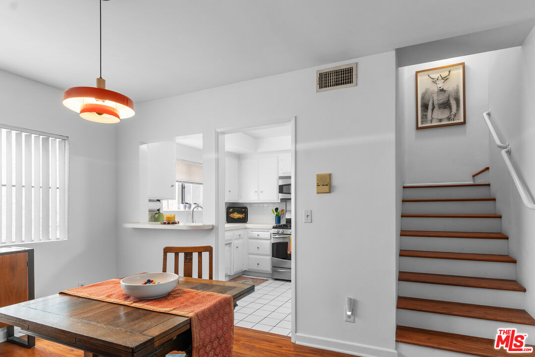 1828 Barry Ave Unit: 4