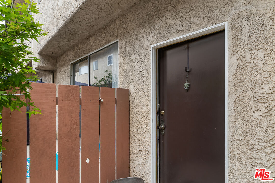 1828 Barry Ave Unit: 4