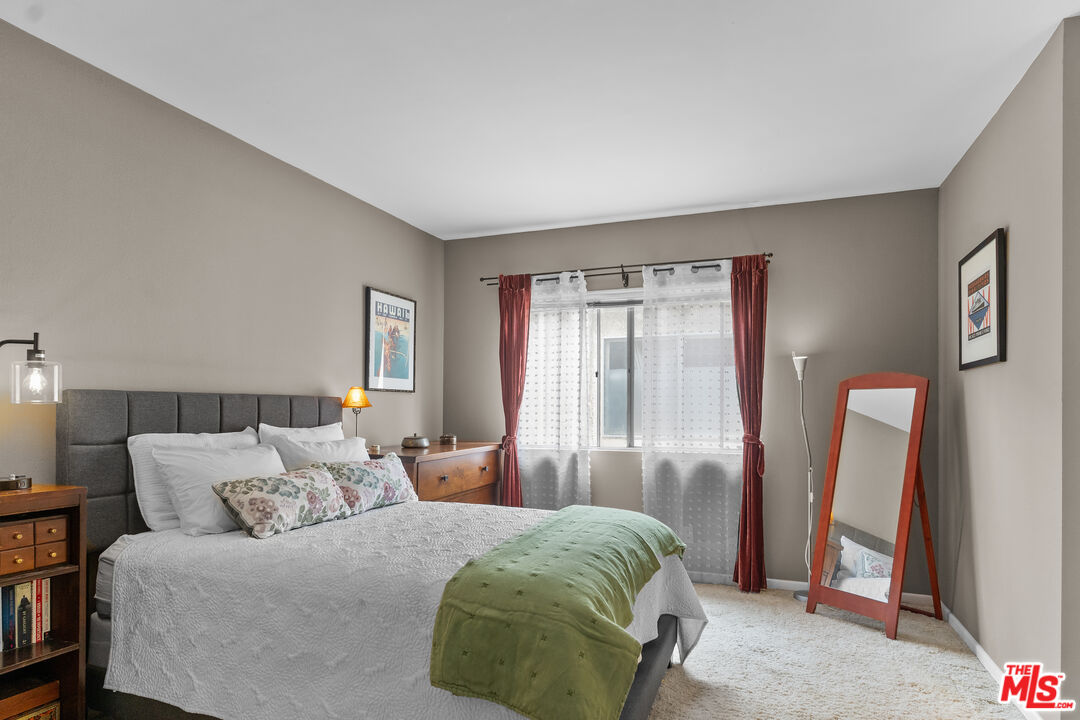 1828 Barry Ave Unit: 4