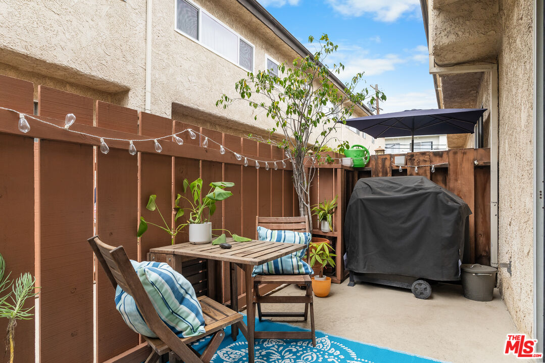1828 Barry Ave Unit: 4