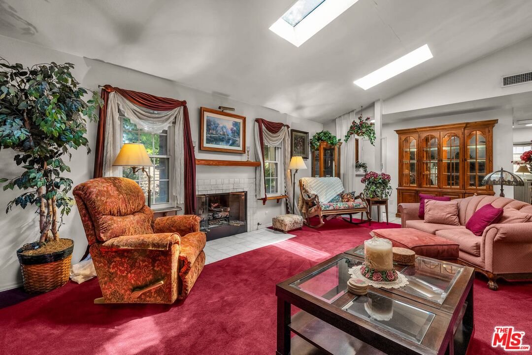 16416 Parthenia St