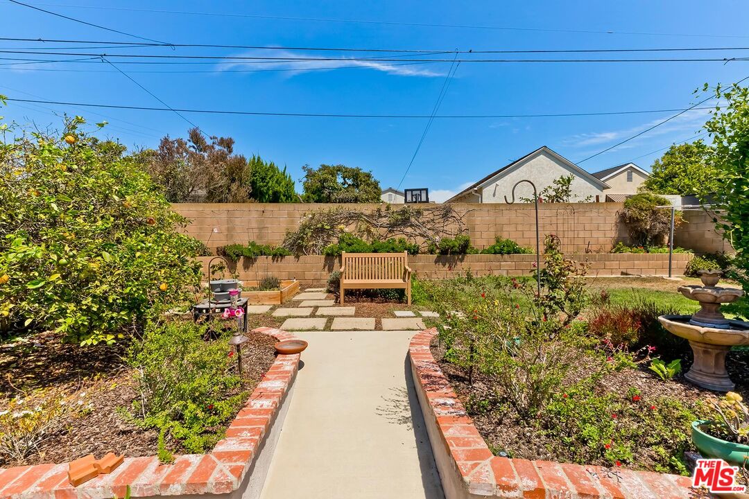8312 Chase Ave