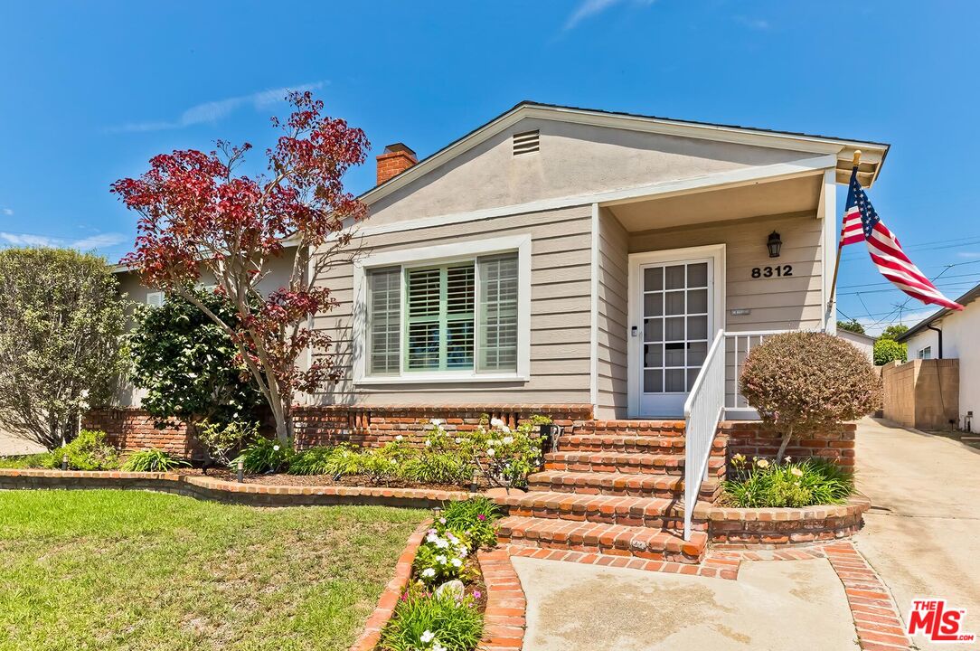 8312 Chase Ave