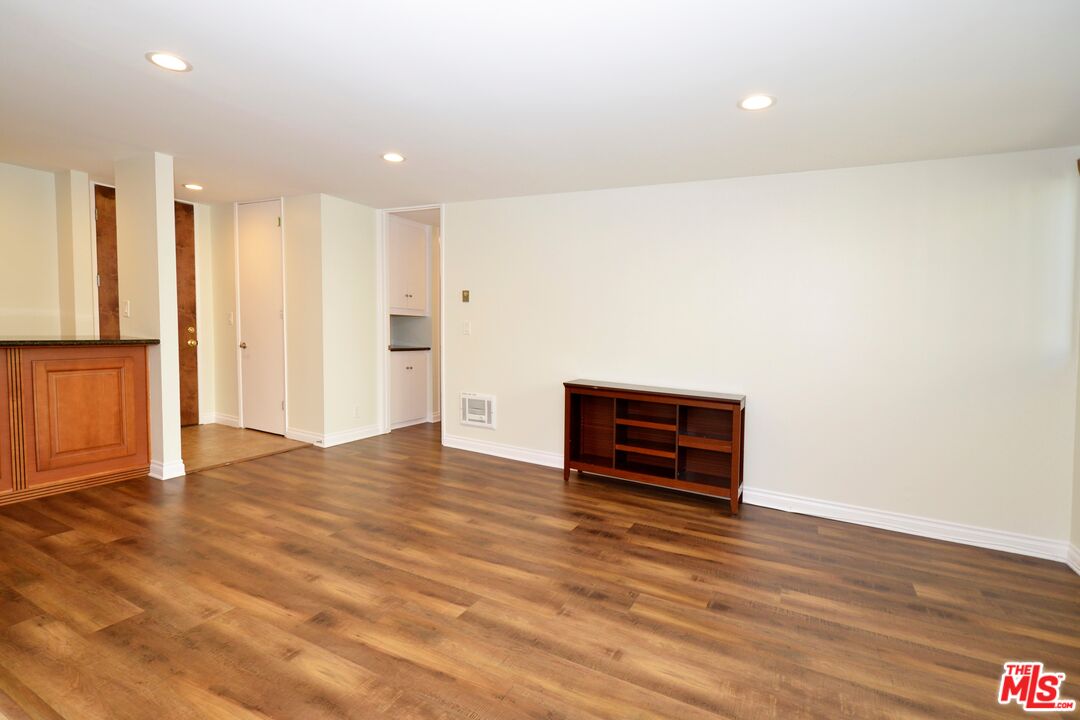 5950 Canterbury Dr Unit: C212