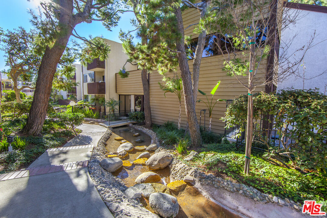 5950 Canterbury Dr Unit: C212
