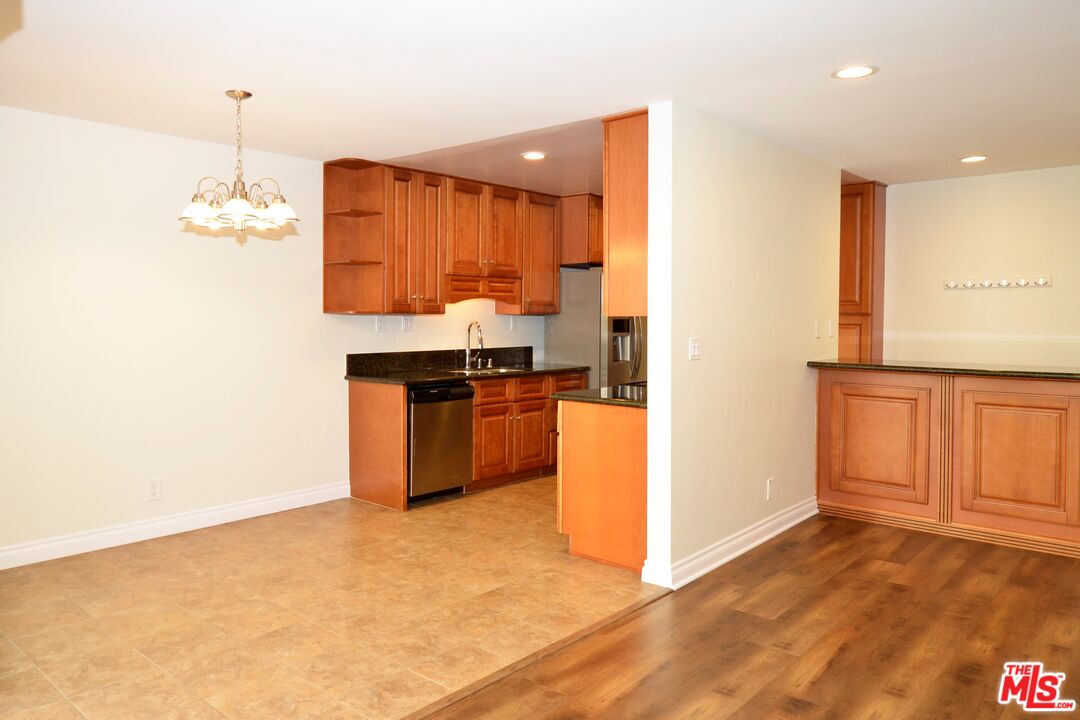 5950 Canterbury Dr Unit: C212