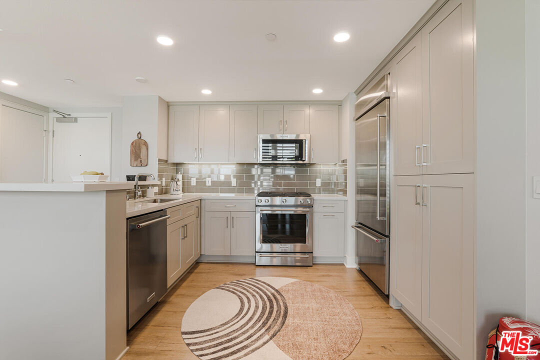 6030 Seabluff Dr Unit: 423