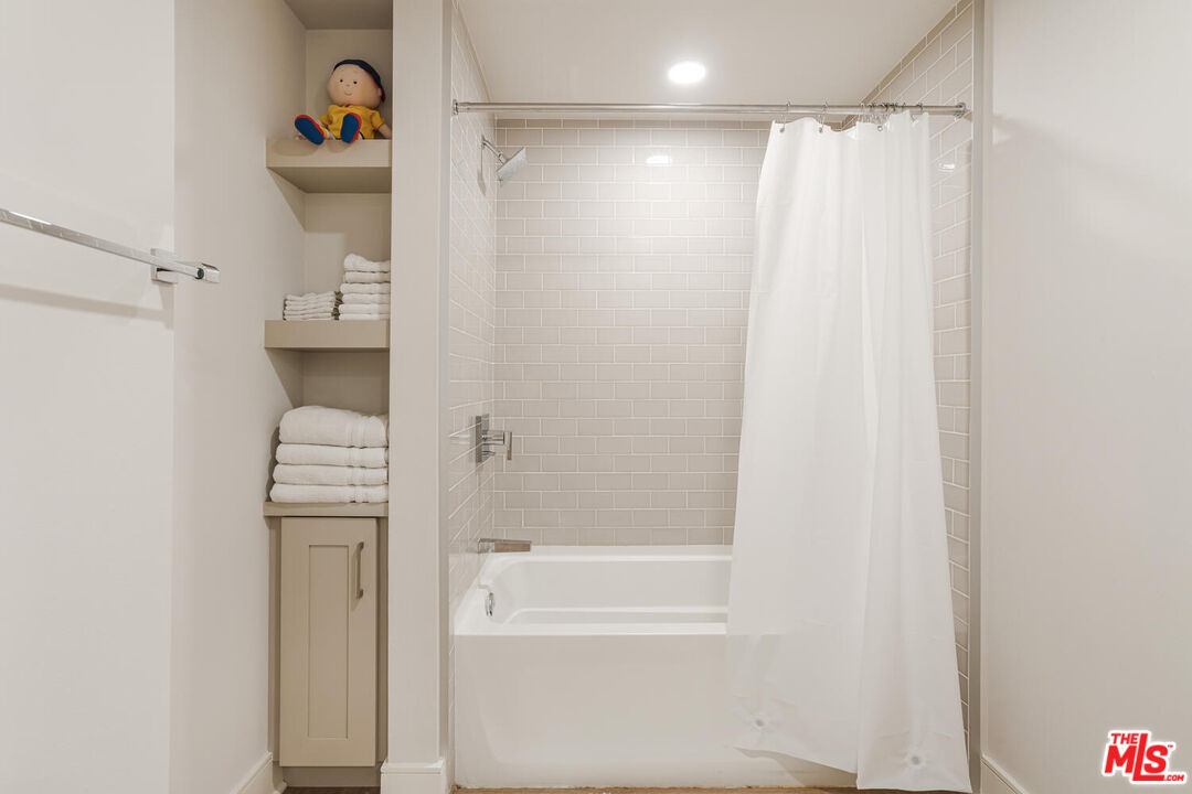 6030 Seabluff Dr Unit: 423