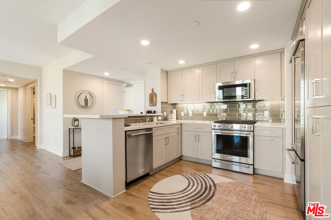 6030 Seabluff Dr Unit: 423
