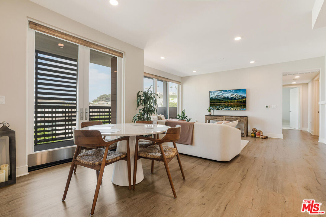 6030 Seabluff Dr Unit: 423