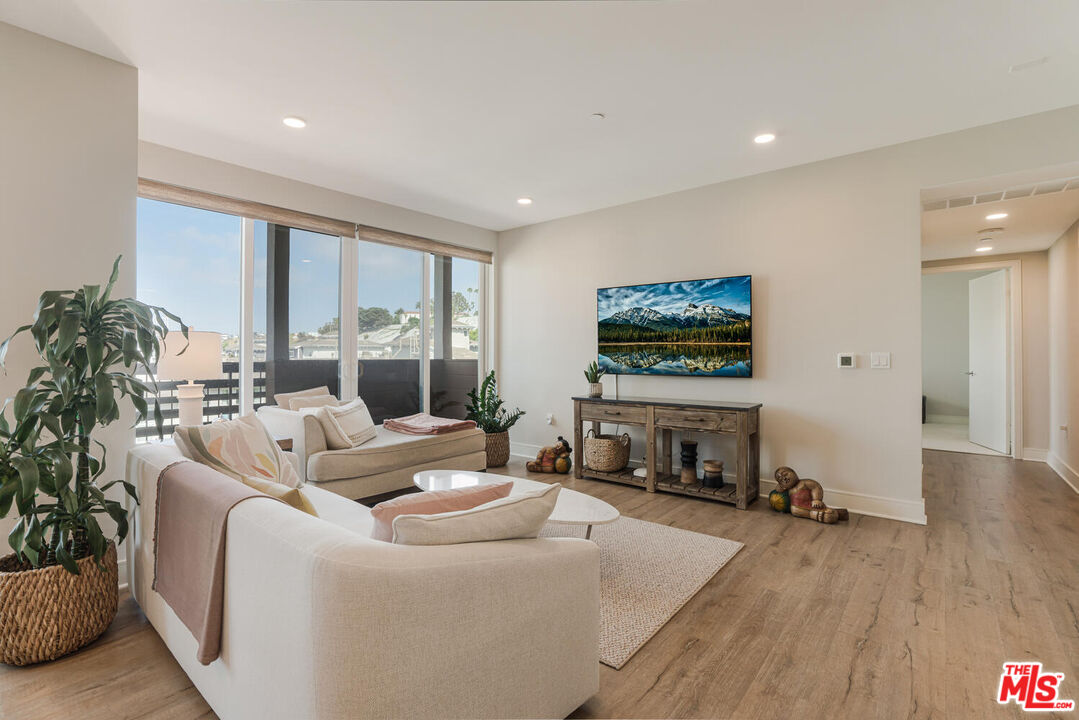 6030 Seabluff Dr Unit: 423