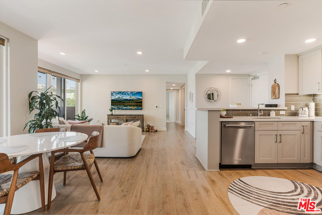 6030 Seabluff Dr Unit: 423