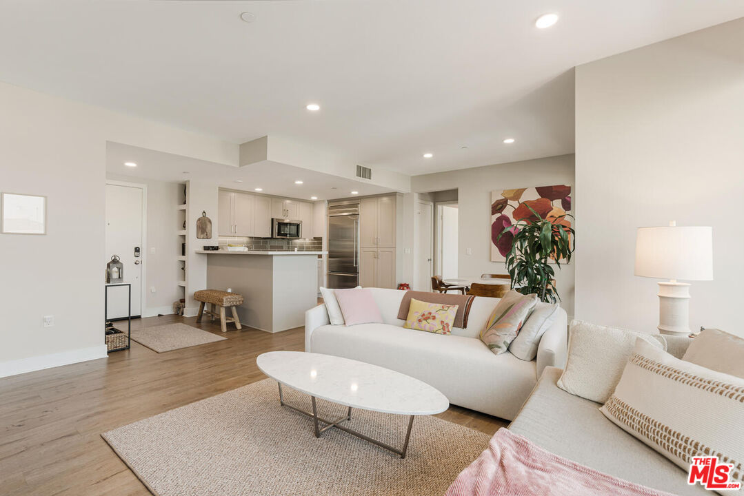 6030 Seabluff Dr Unit: 423