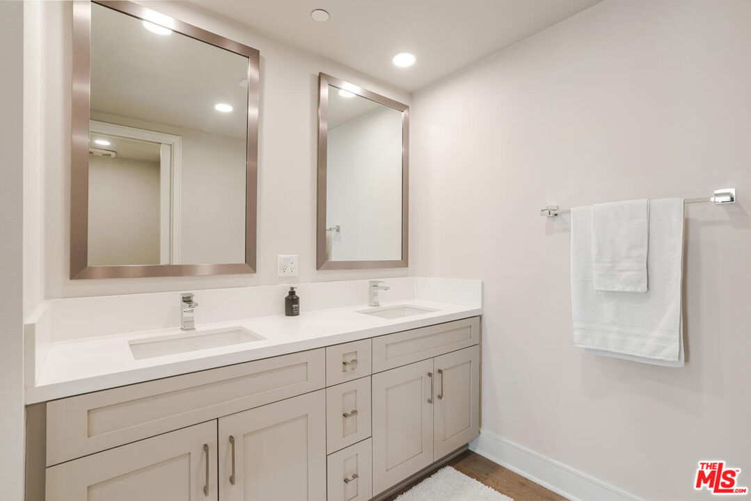 6030 Seabluff Dr Unit: 423