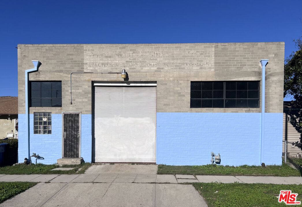 2411 Exposition Pl