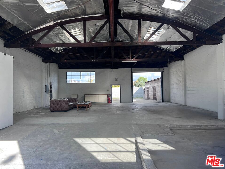 2411 Exposition Pl