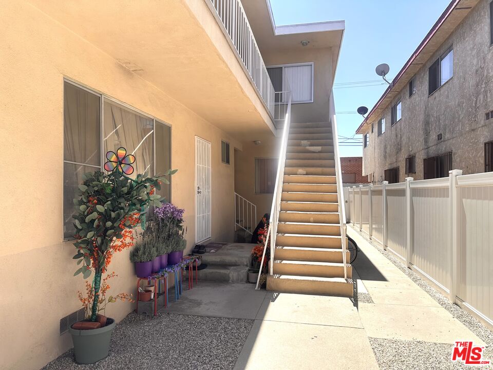 12300 Pacific Ave Unit: 7