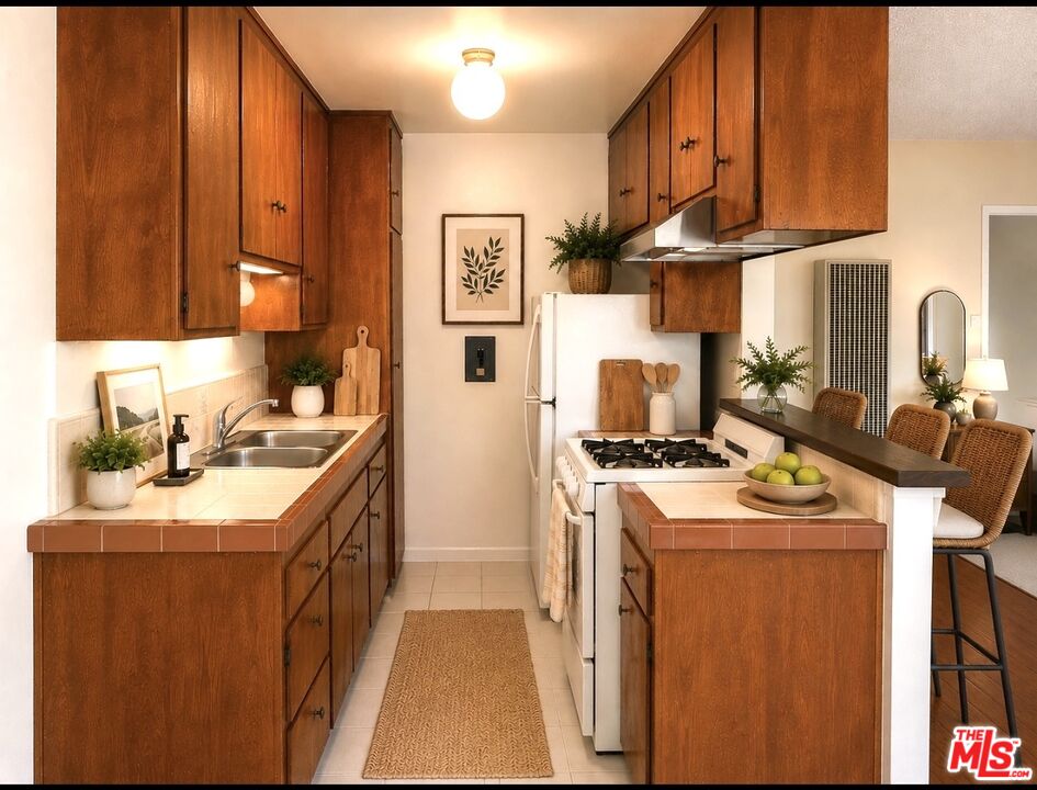 12300 Pacific Ave Unit: 7