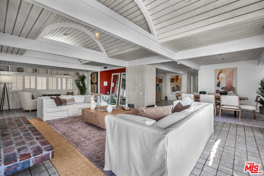 5317 Ocean Front Walk