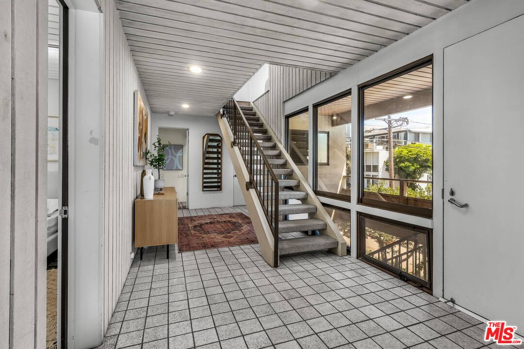 5317 Ocean Front Walk