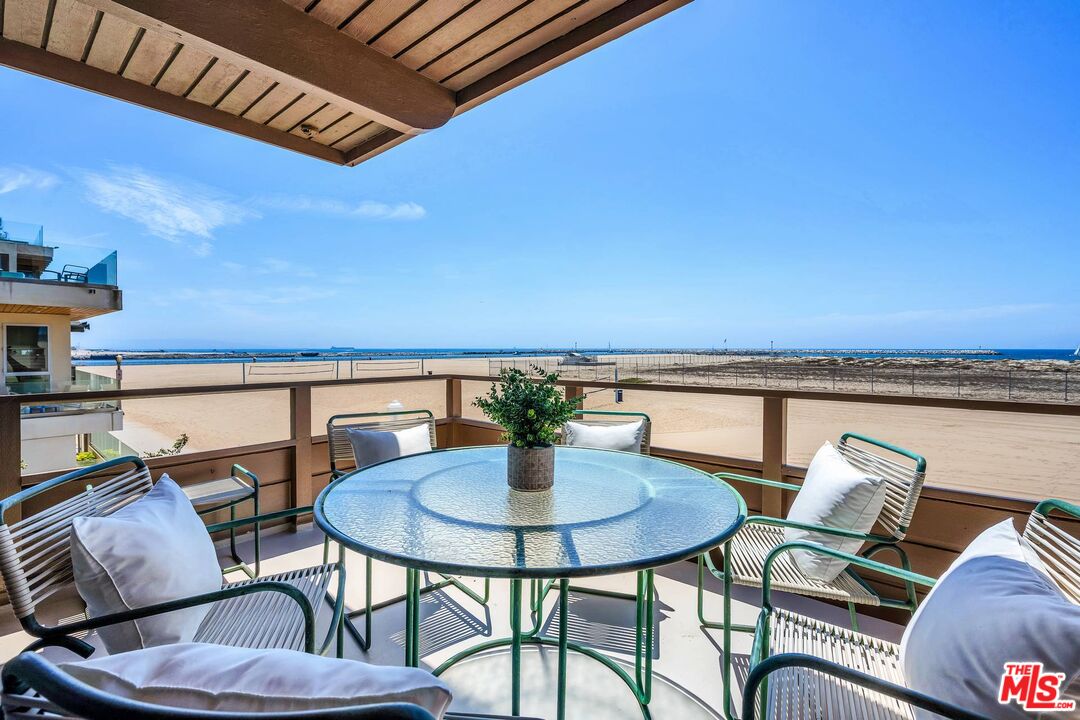 5317 Ocean Front Walk
