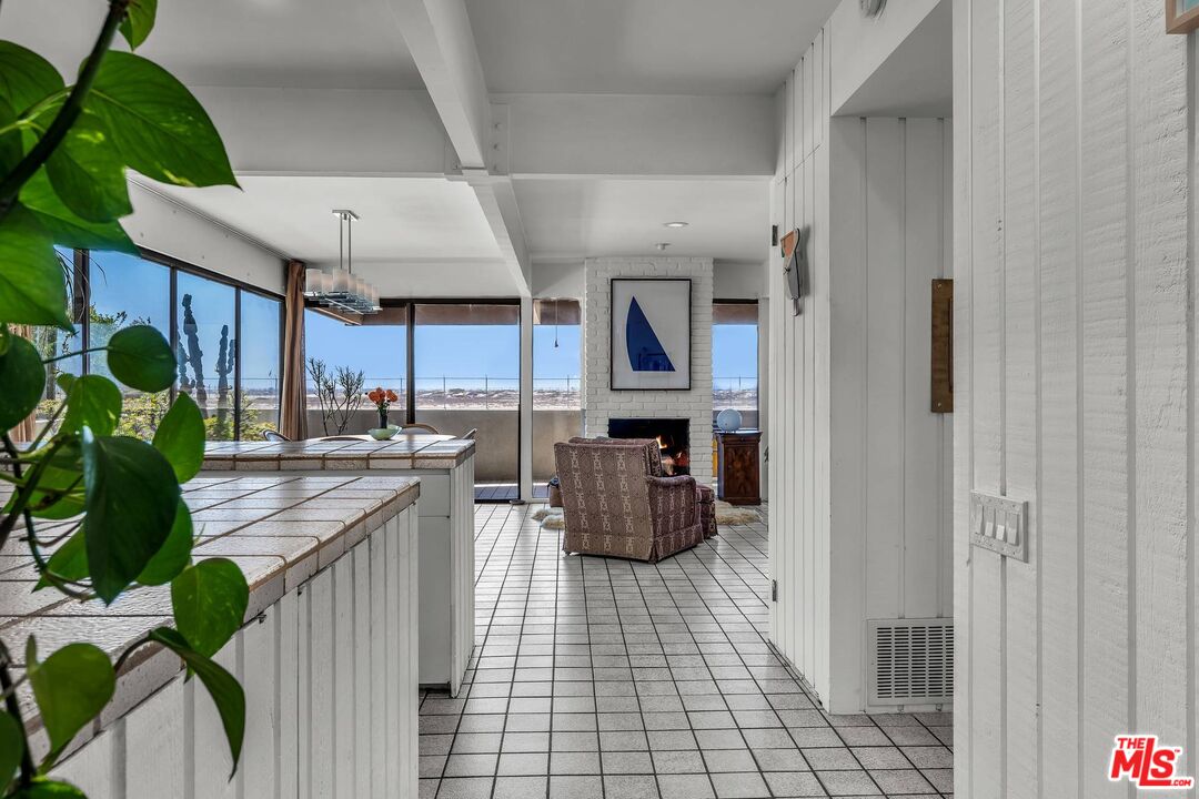 5317 Ocean Front Walk