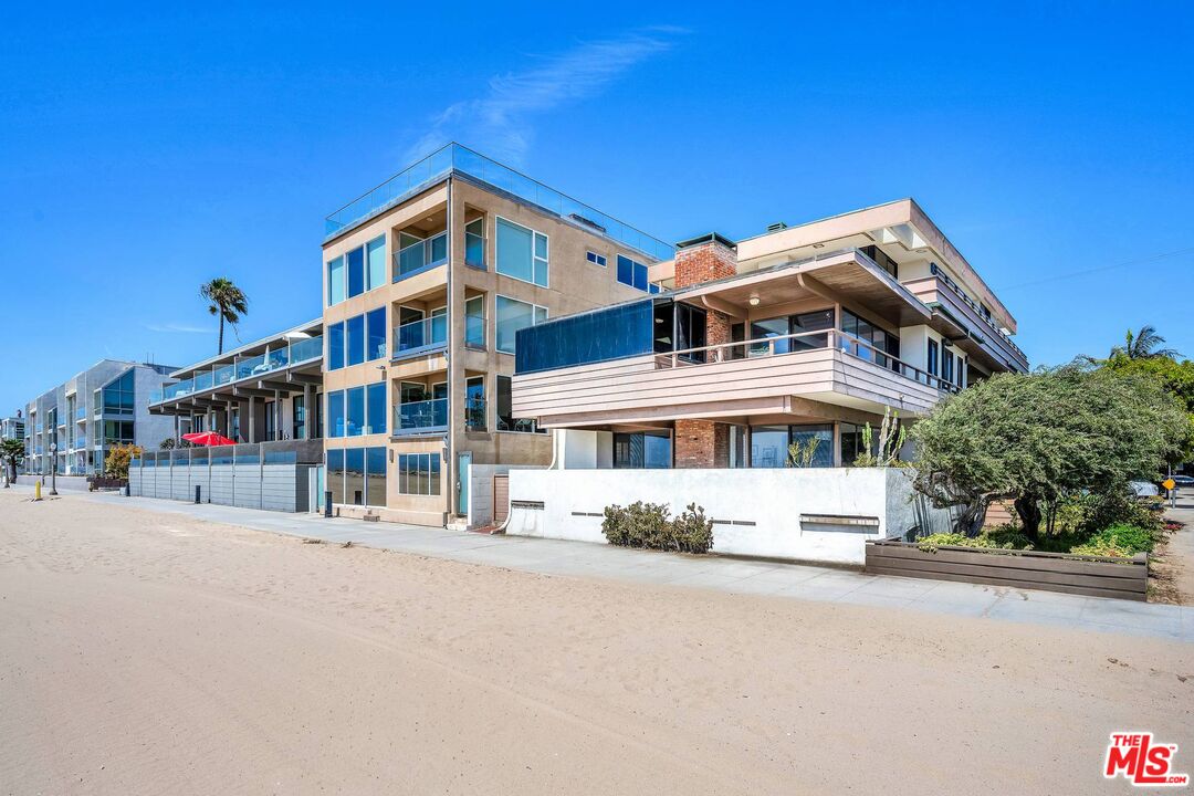 5317 Ocean Front Walk