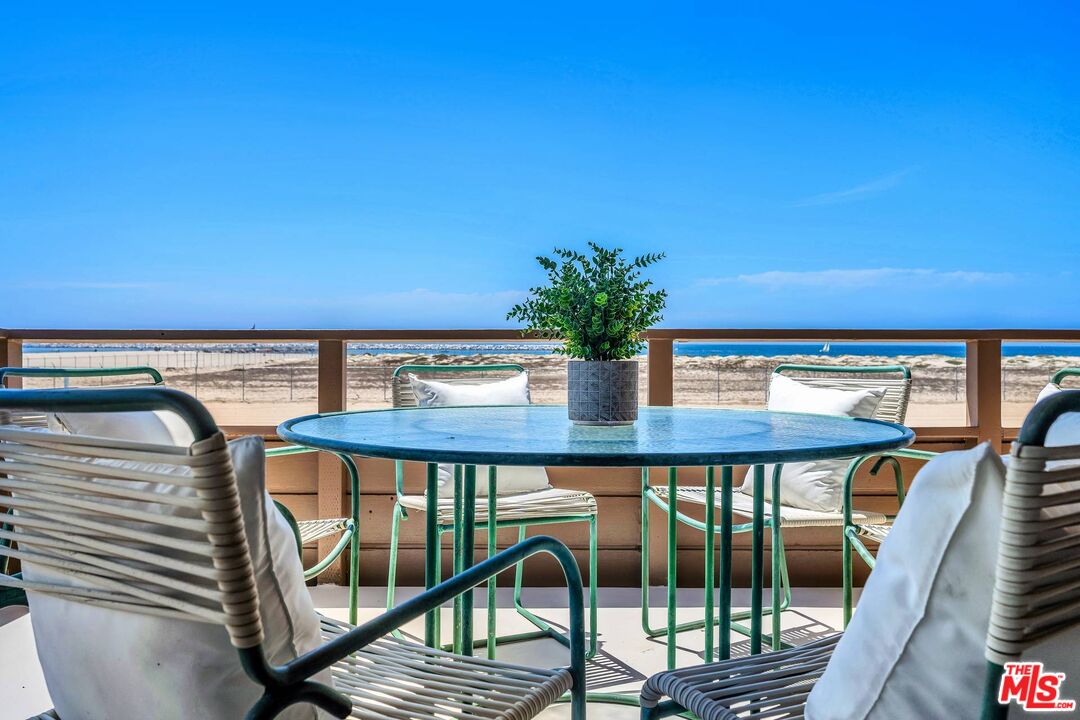 5317 Ocean Front Walk