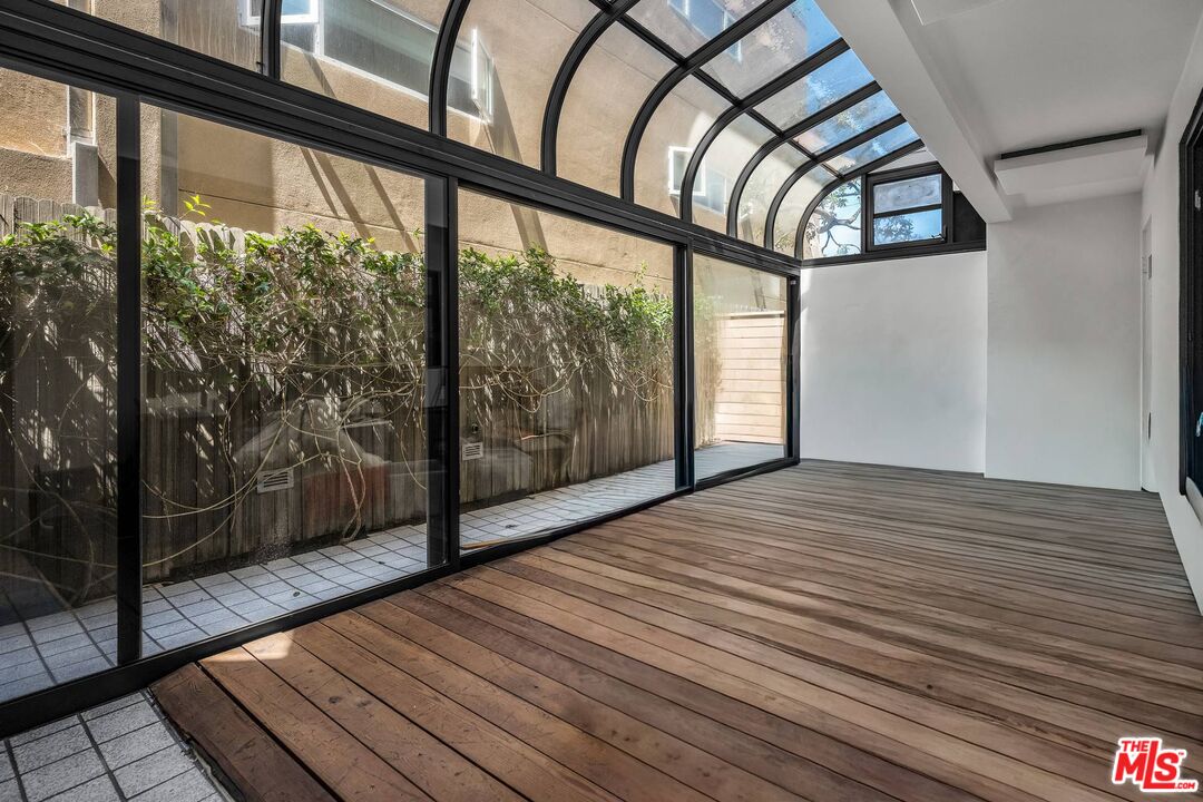 5317 Ocean Front Walk