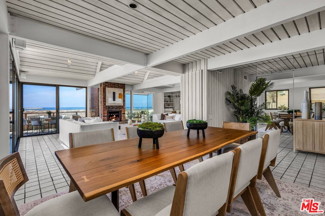 5317 Ocean Front Walk