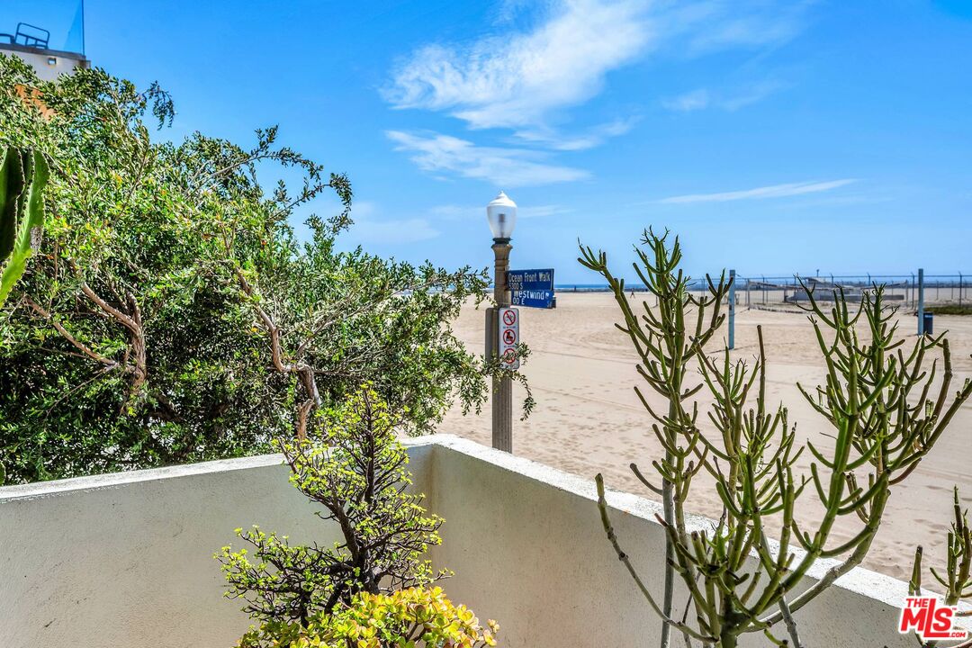 5317 Ocean Front Walk