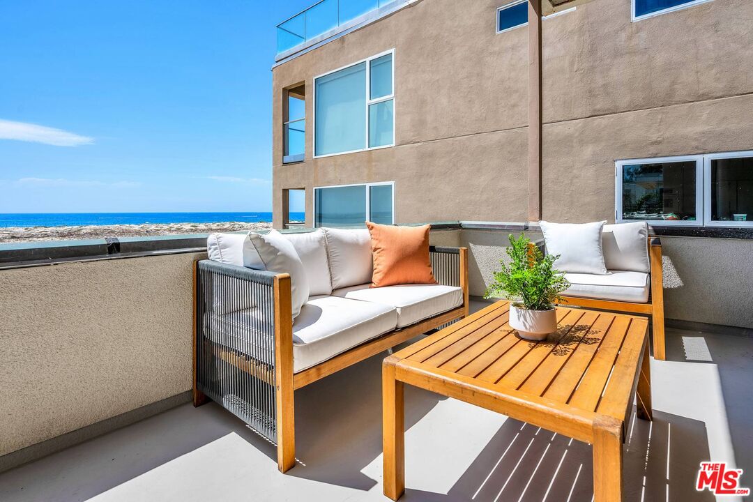 5317 Ocean Front Walk