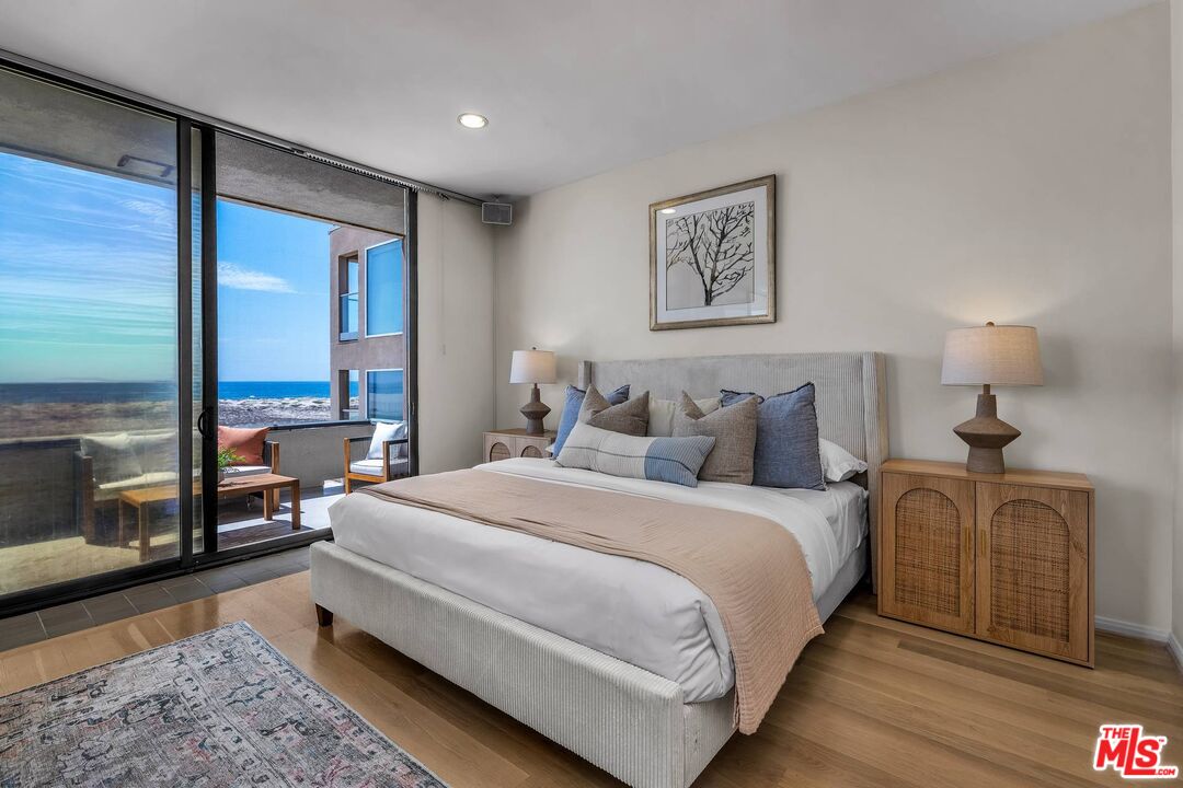 5317 Ocean Front Walk