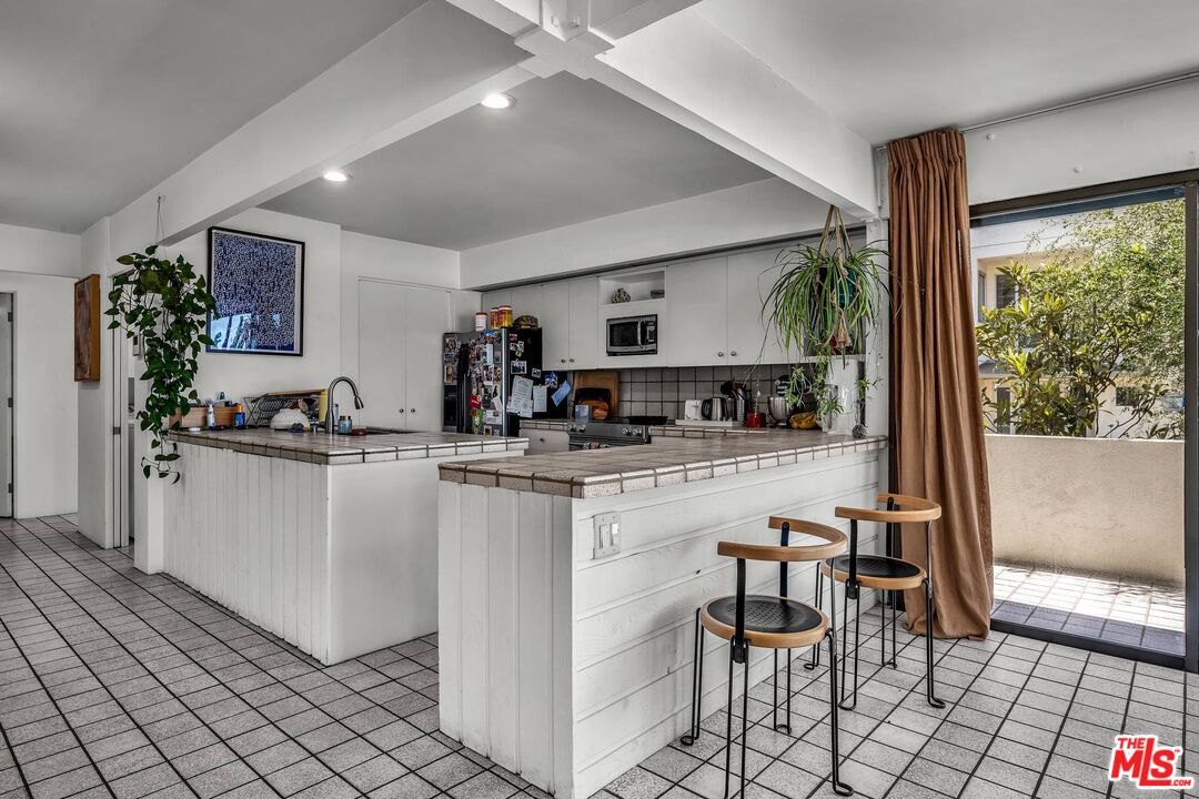 5317 Ocean Front Walk