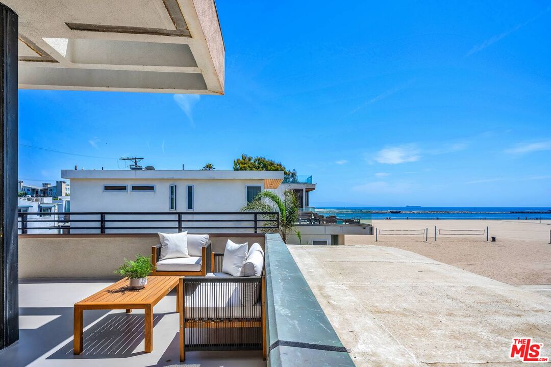5317 Ocean Front Walk