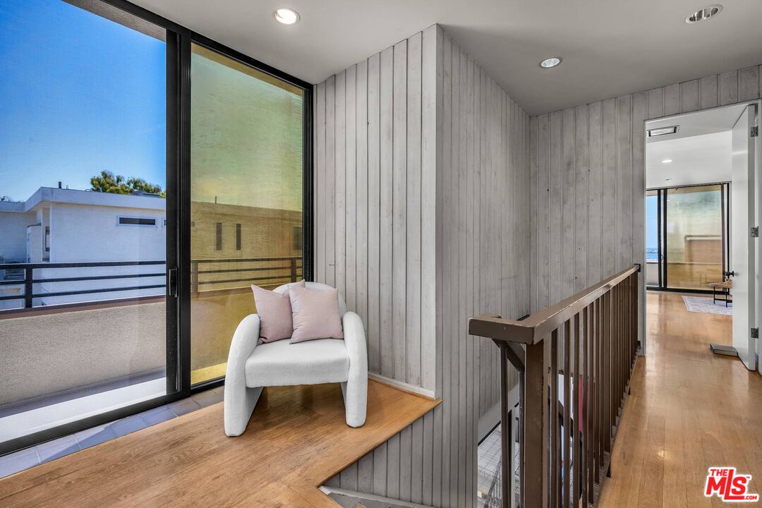 5317 Ocean Front Walk