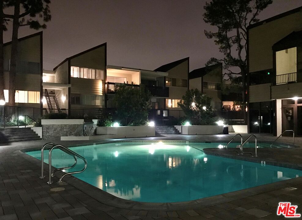 6050 Canterbury Dr Unit: F108