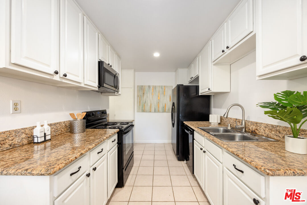 6050 Canterbury Dr Unit: F108