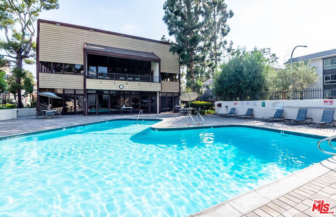 6050 Canterbury Dr Unit: F108
