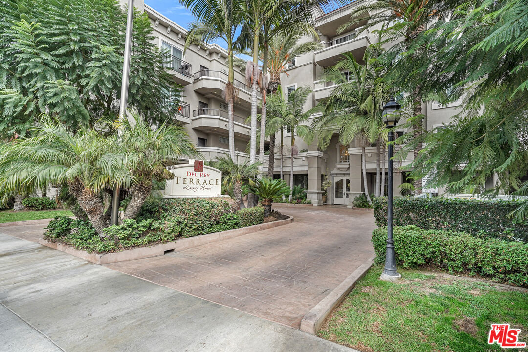 4060 Glencoe Ave Unit: 312