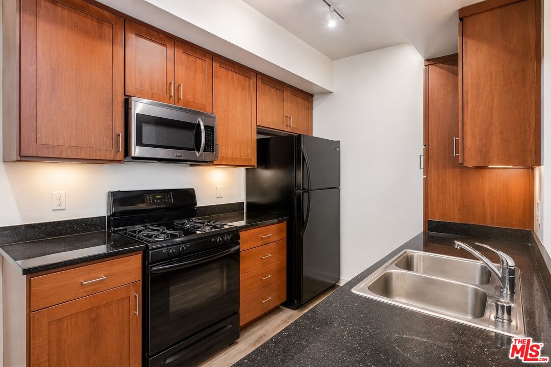 4060 Glencoe Ave Unit: 312