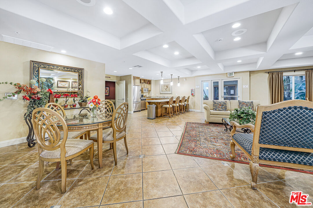 4060 Glencoe Ave Unit: 312